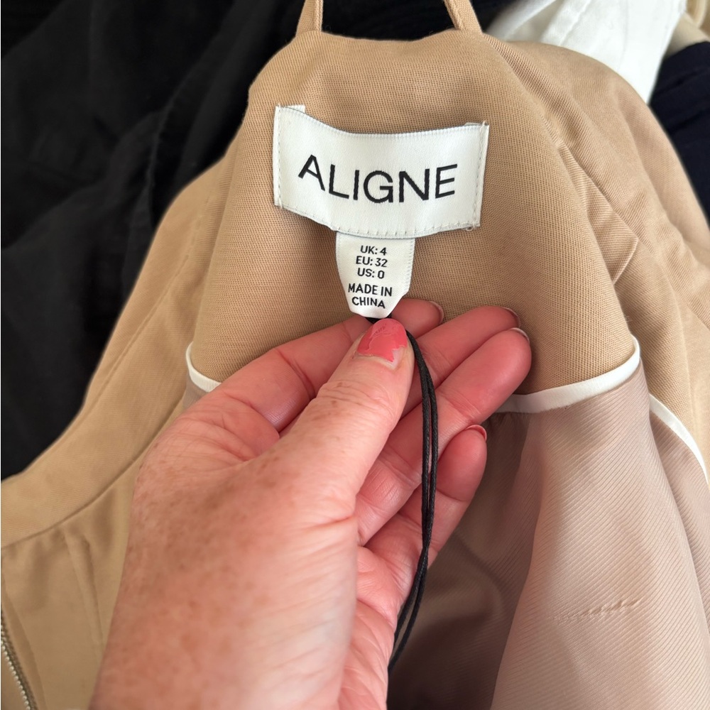 Aligne Ashton Short Trench with Removeable Cape - Picture 4 of 7